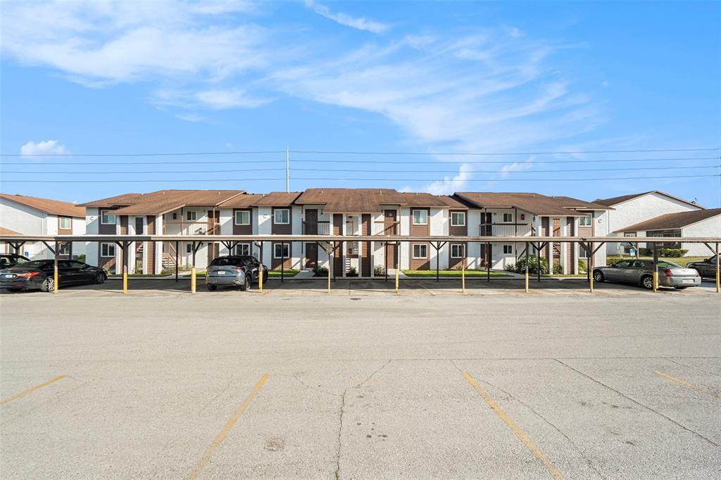 Picture of 39132 County Road 54 Unit 2060, Zephyrhills, FL 33542