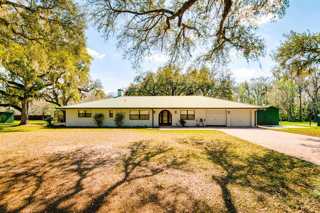 Picture of 4942 Cr 300, Lake Panasoffkee, FL 33538