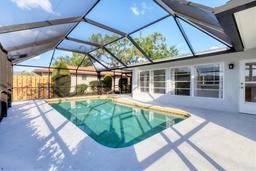 Picture of 6722 Roxbury Drive, Sarasota, FL 34231
