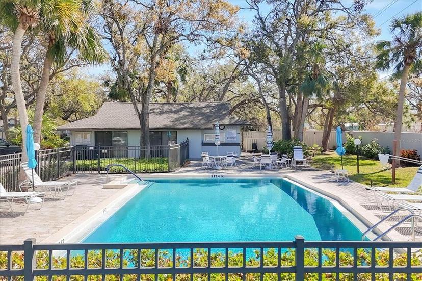 Picture of 4616 Oak Forest Drive E Unit 31, Sarasota FL 34231