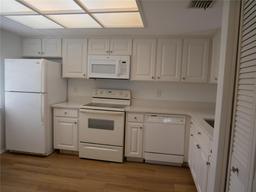 Picture of 2297 Lark Circle E Unit E, Palm Harbor, FL 34684