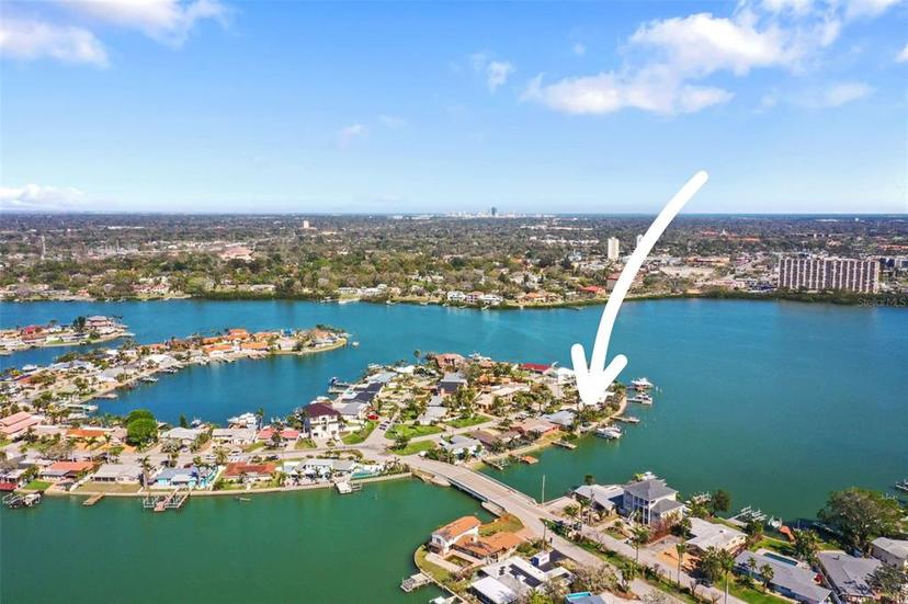 Picture of 649 79Th Circle S, St Petersburg FL 33707