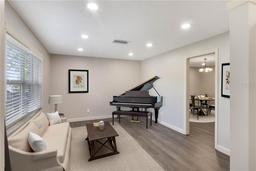 Picture of 655 E Lake View Road, Lake Alfred, FL 33850