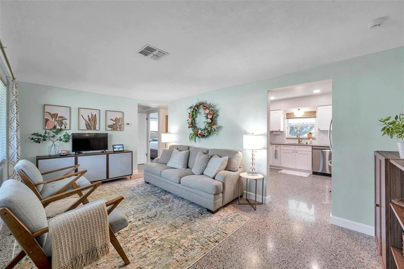 Picture of 536 63Rd Avenue S, St Petersburg FL 33705