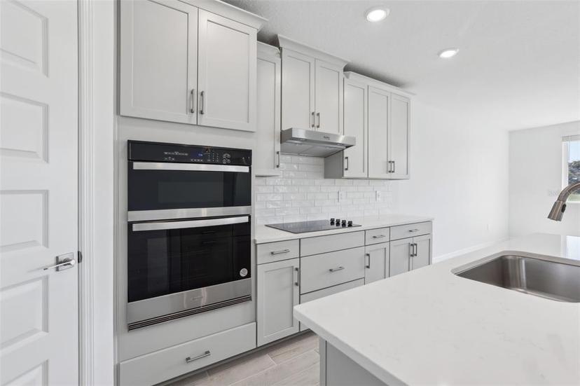 Picture of 1844 Draughton Drive, Zephyrhills FL 33541
