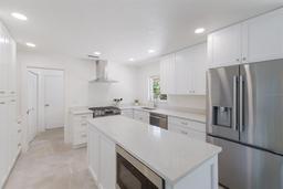 Picture of 110 Faubel Street, Sarasota, FL 34242