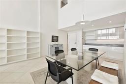 Picture of 1990 Main Street Unit 10, Sarasota, FL 34236