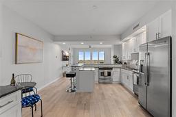 Picture of 226 5Th Avenue N Unit 901, St Petersburg, FL 33701