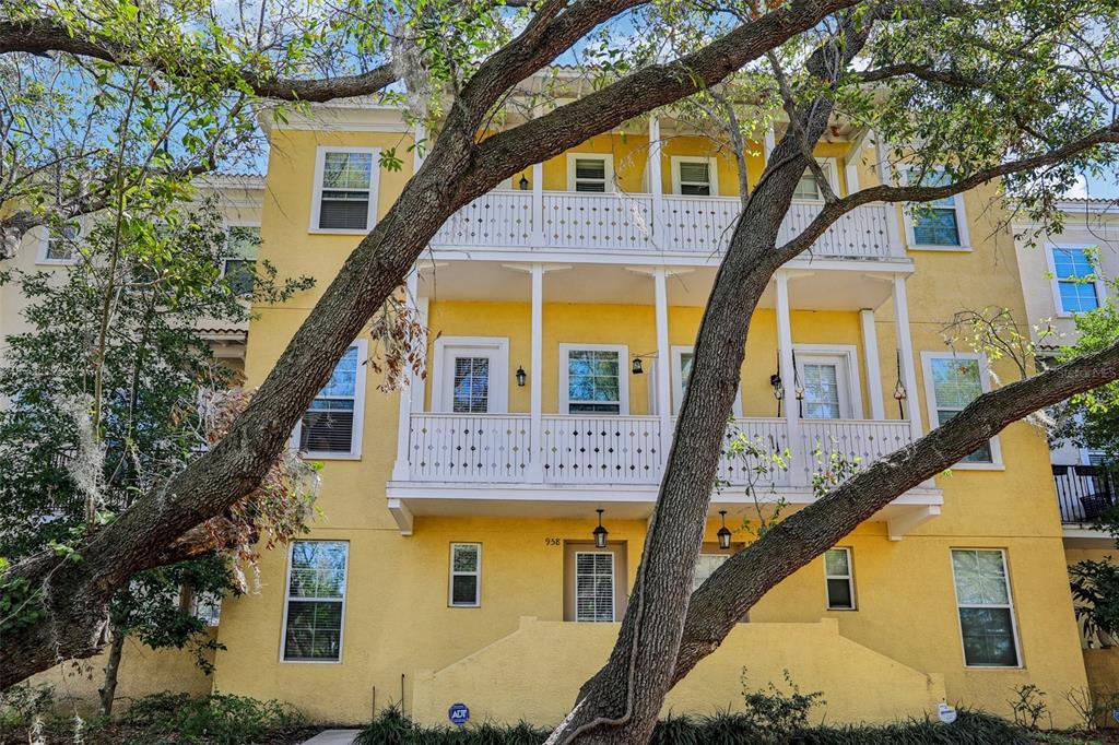 Picture of 958 Sombra Street, Tampa, FL 33619