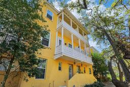 Picture of 958 Sombra Street, Tampa, FL 33619