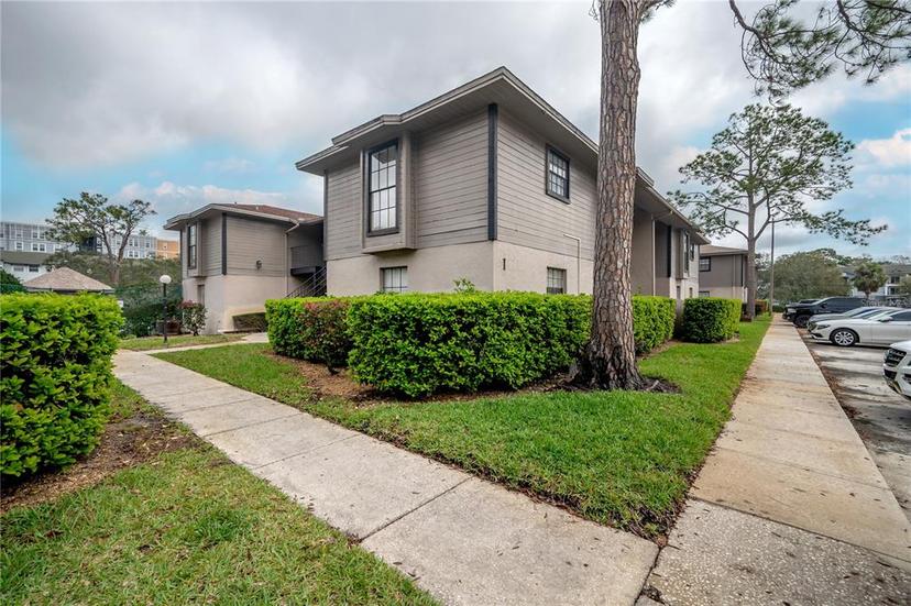 Picture of 4112 Ashford Green Place Unit I203, Tampa FL 33613