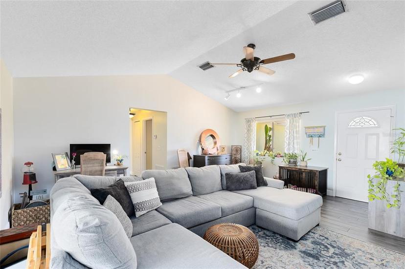 Picture of 2101 Lake Francis Drive, Apopka FL 32712