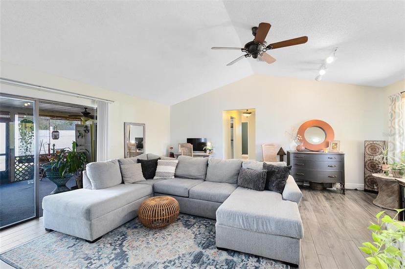 Picture of 2101 Lake Francis Drive, Apopka FL 32712