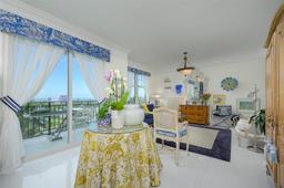 Picture of 750 N Tamiami Trail Unit 519, Sarasota, FL 34236