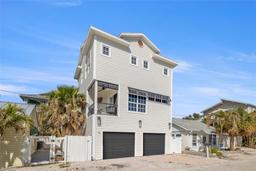 Picture of 30 80Th Terrace, Treasure Island, FL 33706