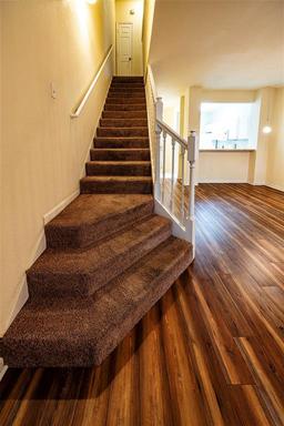 Picture of 5057 NW 44Th Lane Unit 106, Gainesville, FL 32606