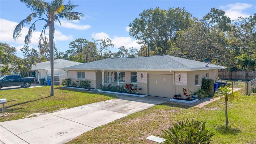 Picture of 927 Lake Drive, Dunedin FL 34698