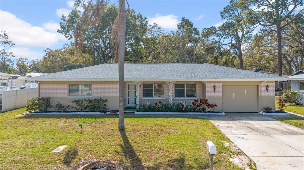 Picture of 927 Lake Drive, Dunedin, FL 34698