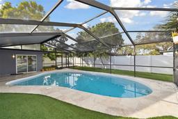 Picture of 4009 W Mango Avenue, Tampa, FL 33616