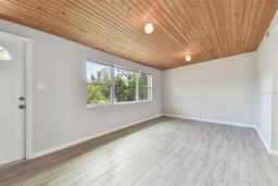 Picture of 4009 W Mango Avenue, Tampa, FL 33616