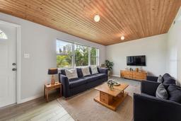 Picture of 4009 W Mango Avenue, Tampa, FL 33616