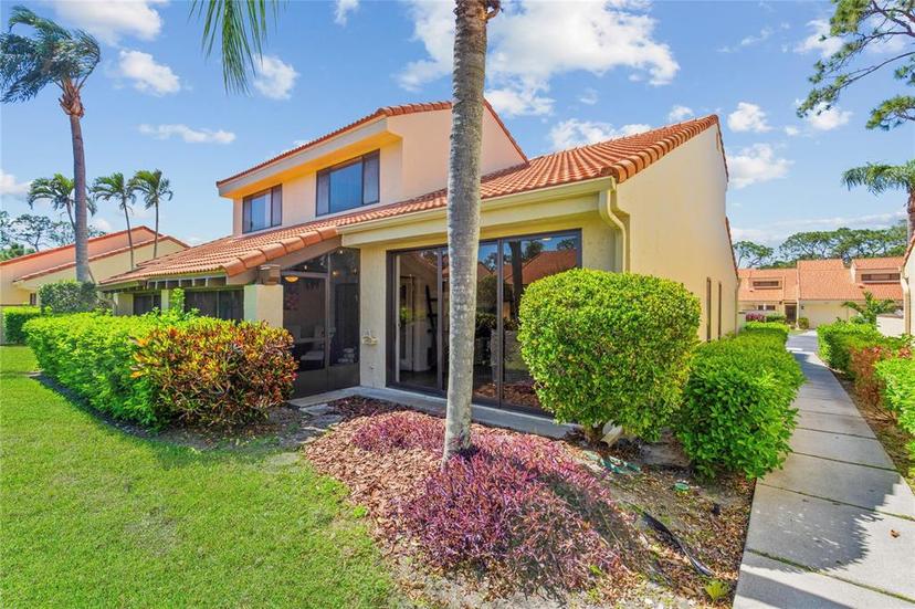 Picture of 5310 Huntingwood Court Unit 40, Sarasota FL 34235