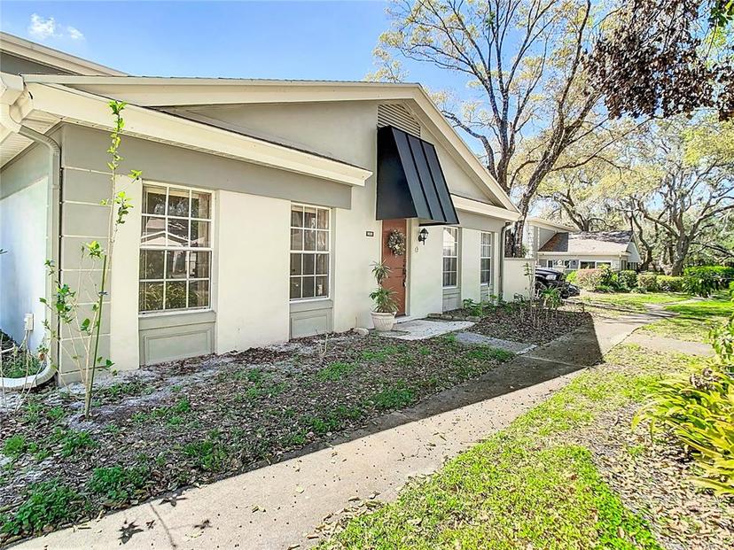 Picture of 6218 Greenleaf Lane Unit 6218, Temple Terrace FL 33617