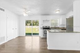 Picture of 925 Valleydale Avenue, Deland, FL 32720