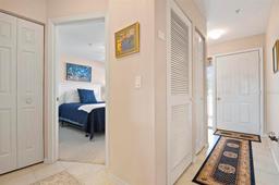 Picture of 202 Silver Lake Drive Unit 203, Venice, FL 34292