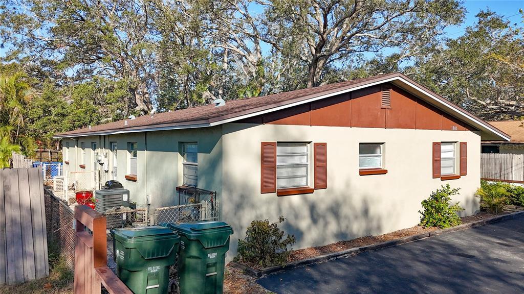 Picture of 1305 Delbar Court, Largo, FL 33770
