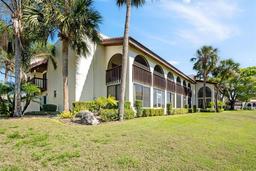 Picture of 1104 Country Club Drive Unit A-4, Lake Wales, FL 33898