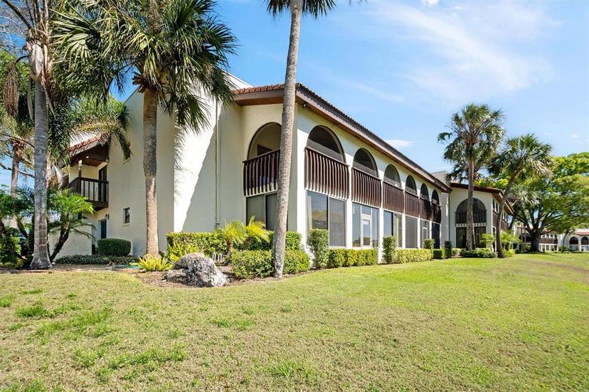 Picture of 1104 Country Club Drive Unit A-4, Lake Wales FL 33898