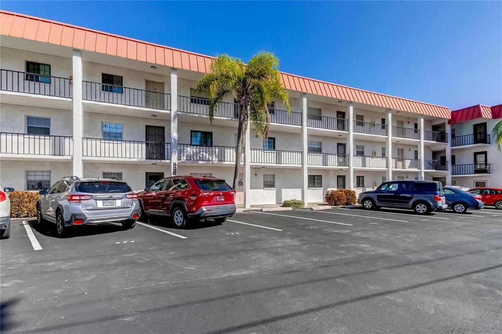 Picture of 10530 77Th Terrace Unit 224, Seminole, FL 33772