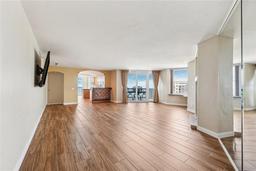 Picture of 1660 Gulf Boulevard Unit 1104, Clearwater, FL 33767