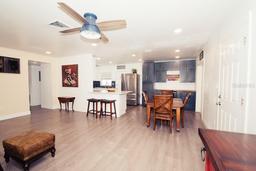 Picture of 302 N Lauber Way, Tampa, FL 33609