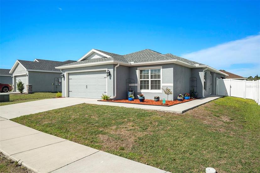 Picture of 6863 Hanworth Lane, Zephyrhills FL 33541