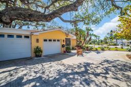 Picture of 103 Driftwood Drive W, Palm Harbor, FL 34683