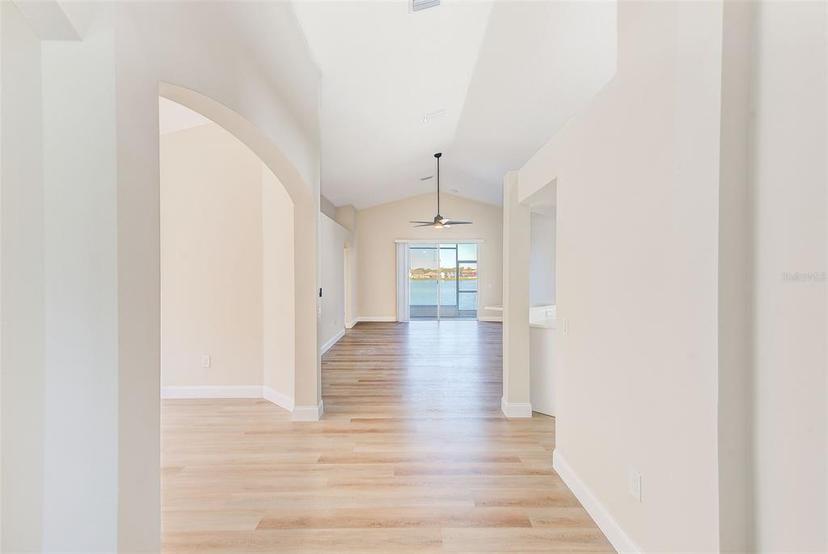 Picture of 12821 Lake Vista Drive, Gibsonton FL 33534