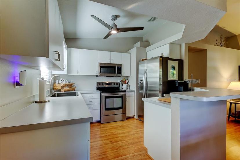 Picture of 510 Pine Avenue S, Oldsmar FL 34677