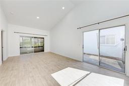 Picture of 612 Ironwood Circle Unit 170, Venice, FL 34292
