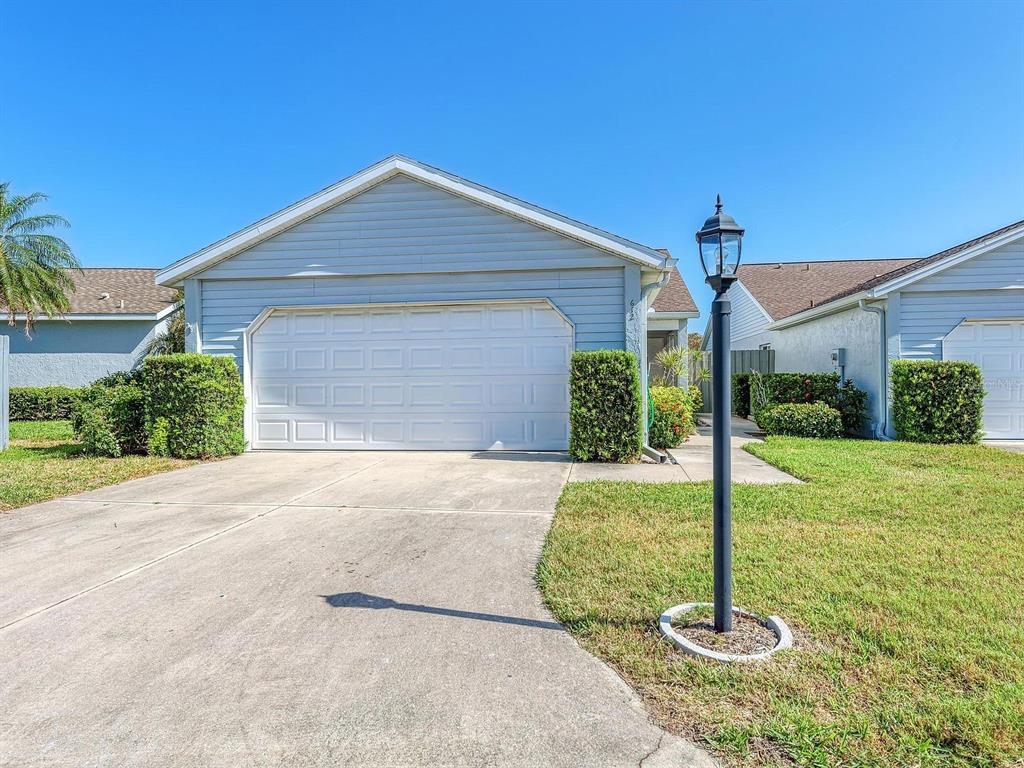 Picture of 612 Ironwood Circle Unit 170, Venice, FL 34292