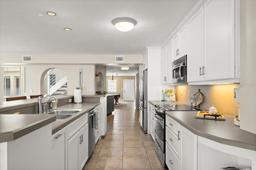 Picture of 2901 Hill Street, New Smyrna Beach, FL 32169
