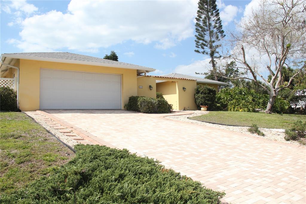 Picture of 2320 Tanglewood Drive, Sarasota, FL 34239