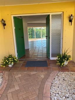 Picture of 2320 Tanglewood Drive, Sarasota, FL 34239