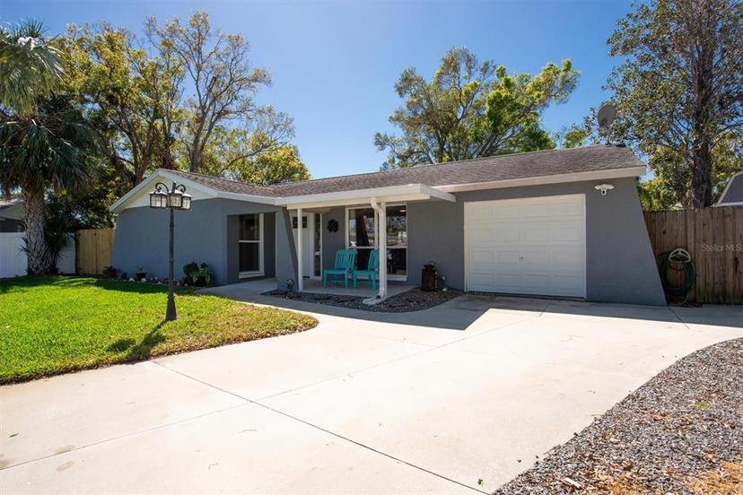 Picture of 11980 Valencia Court, Seminole FL 33772