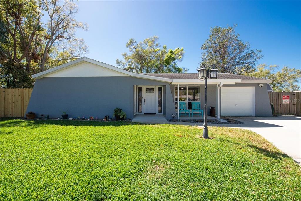 Picture of 11980 Valencia Court, Seminole, FL 33772