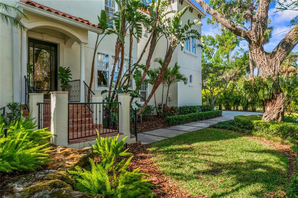 Picture of 2633 N Dundee Street, Tampa, FL 33629
