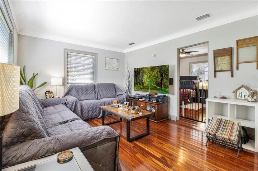 Picture of 7101 8Th Avenue N, St Petersburg FL 33710