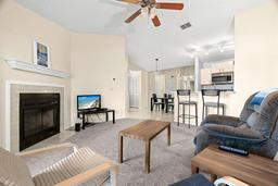 Picture of 2087 Hunters Glen Drive Unit 126, Dunedin, FL 34698