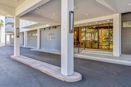 Picture of 2401 Bayshore Boulevard Unit Cu1, Tampa, FL 33629